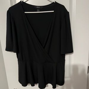 Cute black shirt 2X Forever 21
